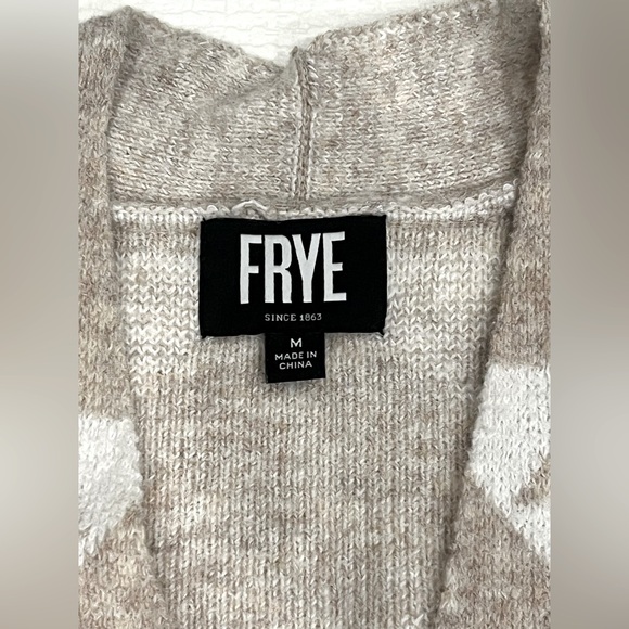 Frye Women's Southwestern Aztec Tan Cardigan
Size Medium - Picture 5 of 8